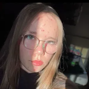 Baby-sitter expérience de grande sœur depuis 16 ans 