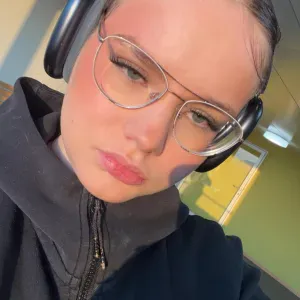 Ich Passe auf eure vier beiner auf