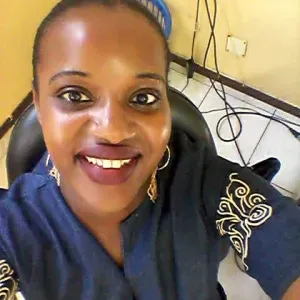 je m'appelle etelvina, j'ai 36 ans et j'ai de l'expérience