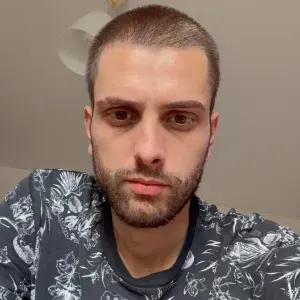 Je cherche une femme de menage