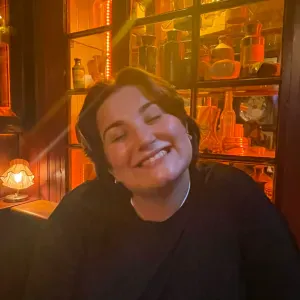 Baby-sitter grenobloise, créatrice d'arc-en-ciel