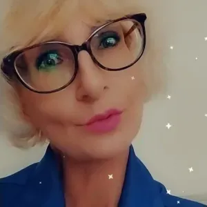 Femme de ménage dans le senteur d'Épinal. 