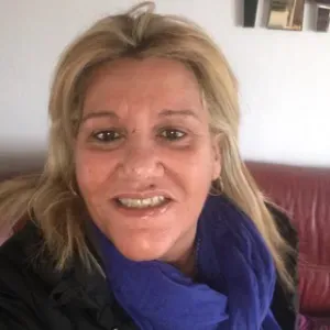 Recherche emploi auxiliaire de vie /dame de compagnie