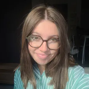 Baby-sitter disponible - secteur nord Deux-Sèvres
