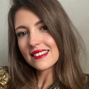 Baby-Sitter expérimentée disponible de suite