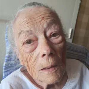 A la recherche d'une aide-soignante