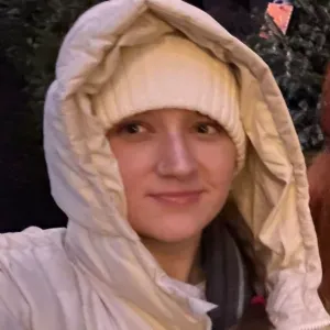 Babysitter looking for a job!!