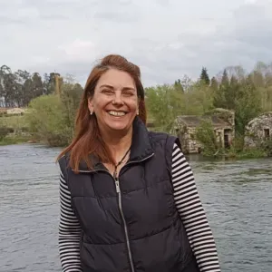 Emprega de limpeza na zona de Esposende