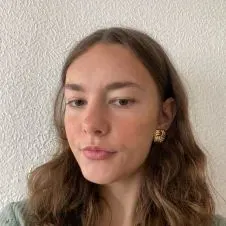 Diplômée en Master