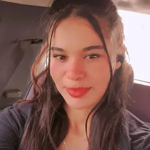 Baby-sitter douce et fiable à Bourges 