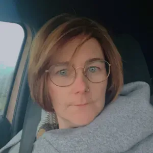 Femme de ménage a ribemont sérieuse 