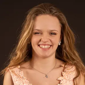 Baby-sitter avec expérience à Enghien 