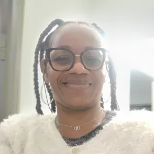 Femme disponible à rendre très saint votre habitat à Troyes 