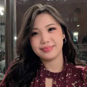 Calm and Attentive Pet Care - English Speaker