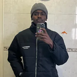 Emprego de limpeza responsável e com uma capacidade árdua.