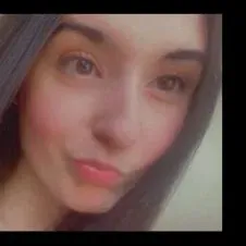 Baby sitter aiuto con i compiti 