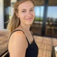 Liebevolle, erfahrene und flexible Babysitterin im Studium