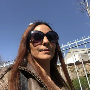 Faço limpezas e passo a ferro 10€ hora