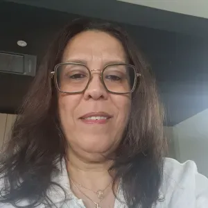 Dame de la compagnie aux personnes âgées
