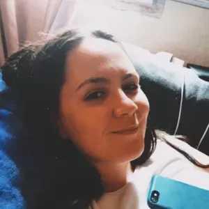 Baby-sitter étudiante auxiliaire de puériculture 