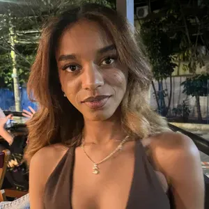 Looking for a part time job as babysitter!