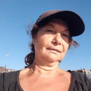 Busco trabajo en zona Rivas como canguro 