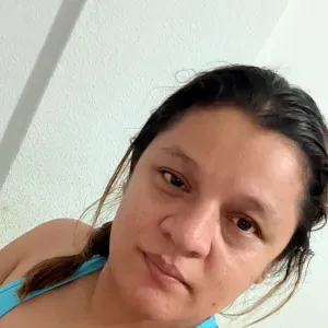 Cuidadora de mayores o niños en Madrid tengo 34 años 