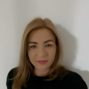 * Assistenza anziani e pulizie – disponibile con auto