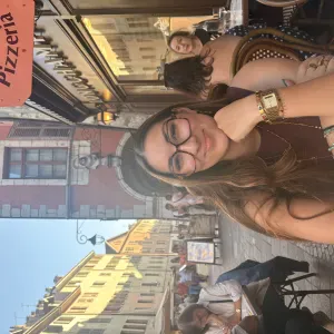 Baby-sitter passionnée à Roanne :)