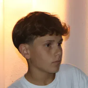 Baby-sitter sérieux et expérimenté à Nantes 