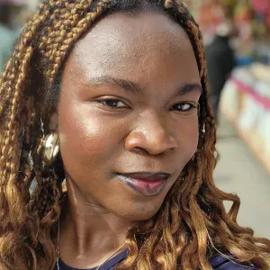 Engagierte Babysitterin in  Stuttgart mit Herz und Geduld