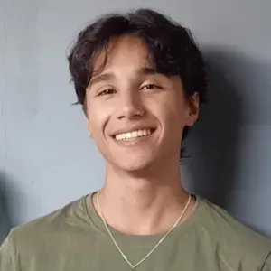 Étudiant brésilien en ingénierie (ENSTA Paris) 