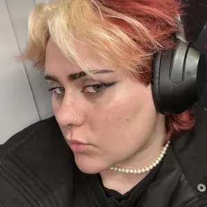 Baby sitter disponible à Namur 