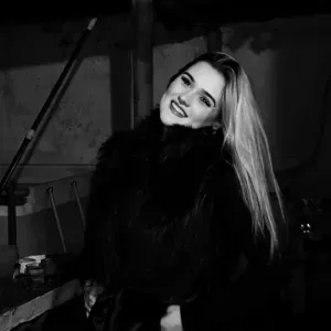 Canguro en Girona con experiencia de monitora