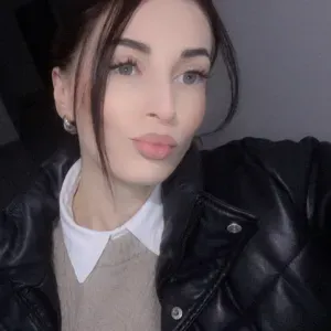 Commmited tutor online looking for a job