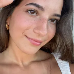 Babysitter com disponibilidade total sextas/sábados/domingos