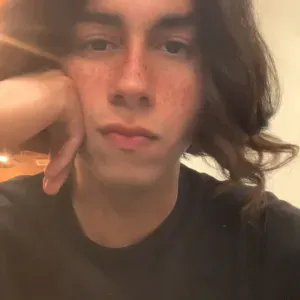 Trabajo de canguro y limpieza dentro de hogar