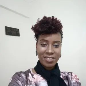 Empregada de limpeza com responsabilidade e pontualidade.