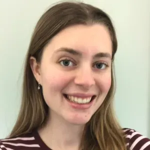 Baby-sitter enthousiaste à la recherche d'une famille !