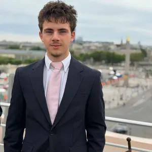 Valentin, babysitter bilingue français-anglais, permis B