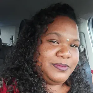 Femme de ménage dynamique et sérieuse avec bien vaillance 