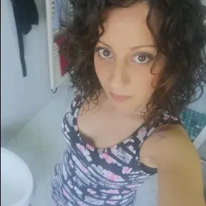 Addetta alle pulizie o assistenza anziani