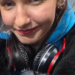 Odpowiedzialna opiekunka do dzieci 