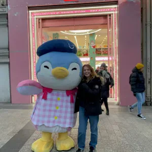 Baby-sitting à Versailles ou bien à 20min en transport.