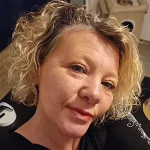 AIDE À DOMICILE / MÉNAGE / JARDINAGE