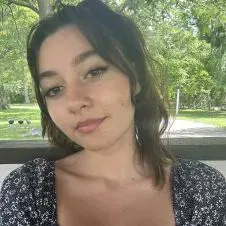 Bonjour, je m'appelle Zoé Durand et j'adorerais vous aider.