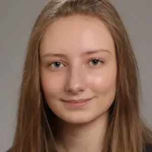 Biete meine Unterstützung als Babysitterin an