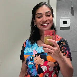 Cuidadora com experiência em bebés e crianças 