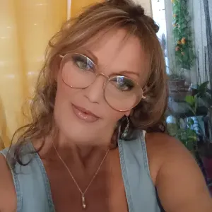 Garde de chat est autres a Istres 