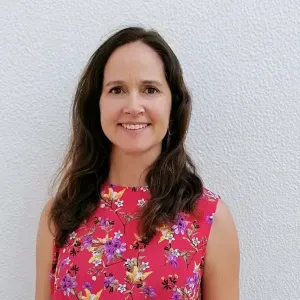 Faço babysitting a bebés e crianças